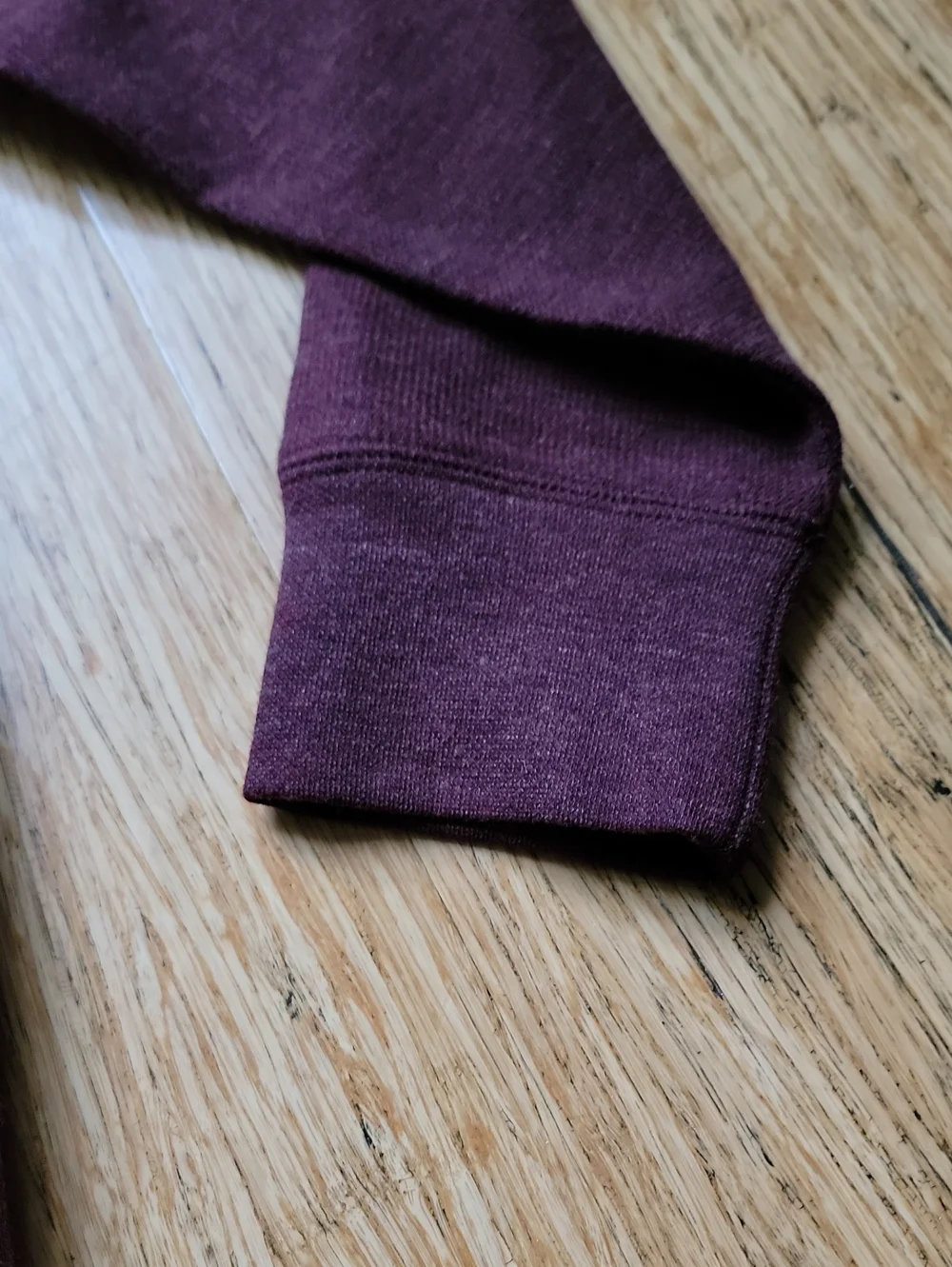 Banana Republic New With Tags Crewneck Sweatshirt in Deep Plum